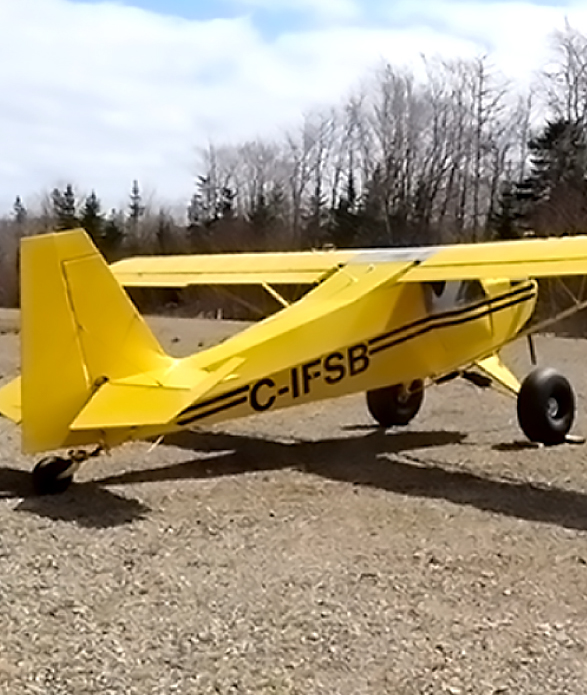 yellow light aircraft 2015 Highlander